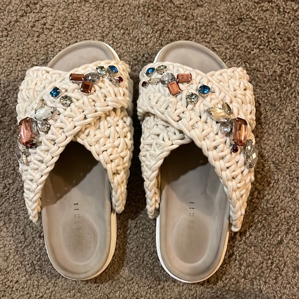 inukki slides from saks only worn one once!